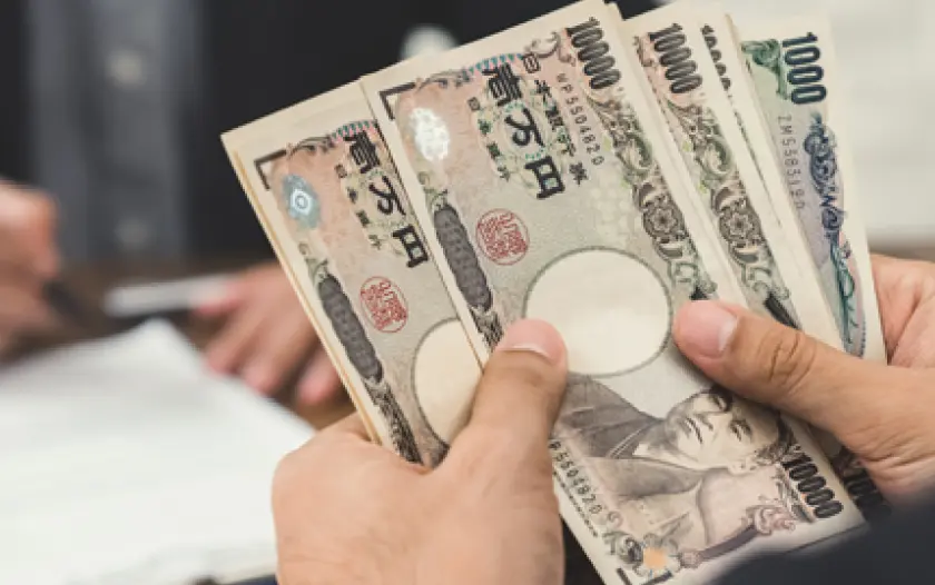 買取の流れ4：ご成約後に現金お渡し