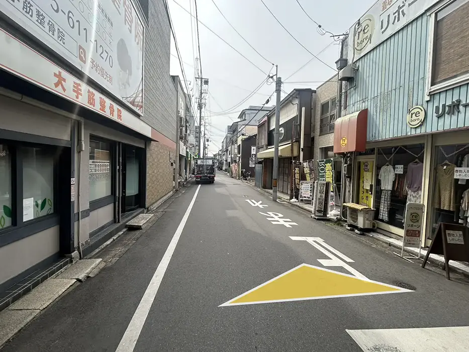 目的地付近の外観（約30メートル先）