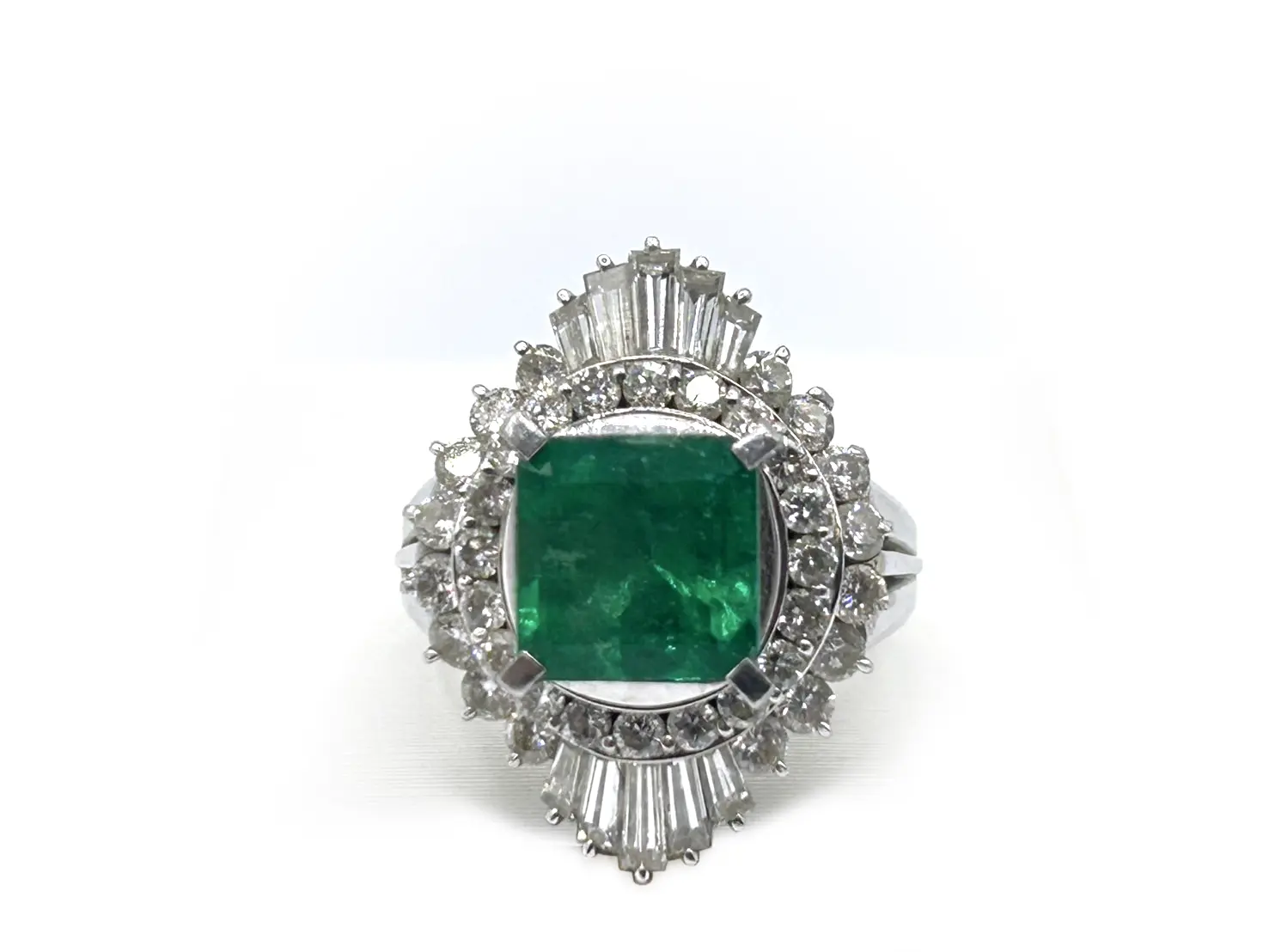 エメラルド ダイヤリング 3.05キャラ / PT900 12.1グラム