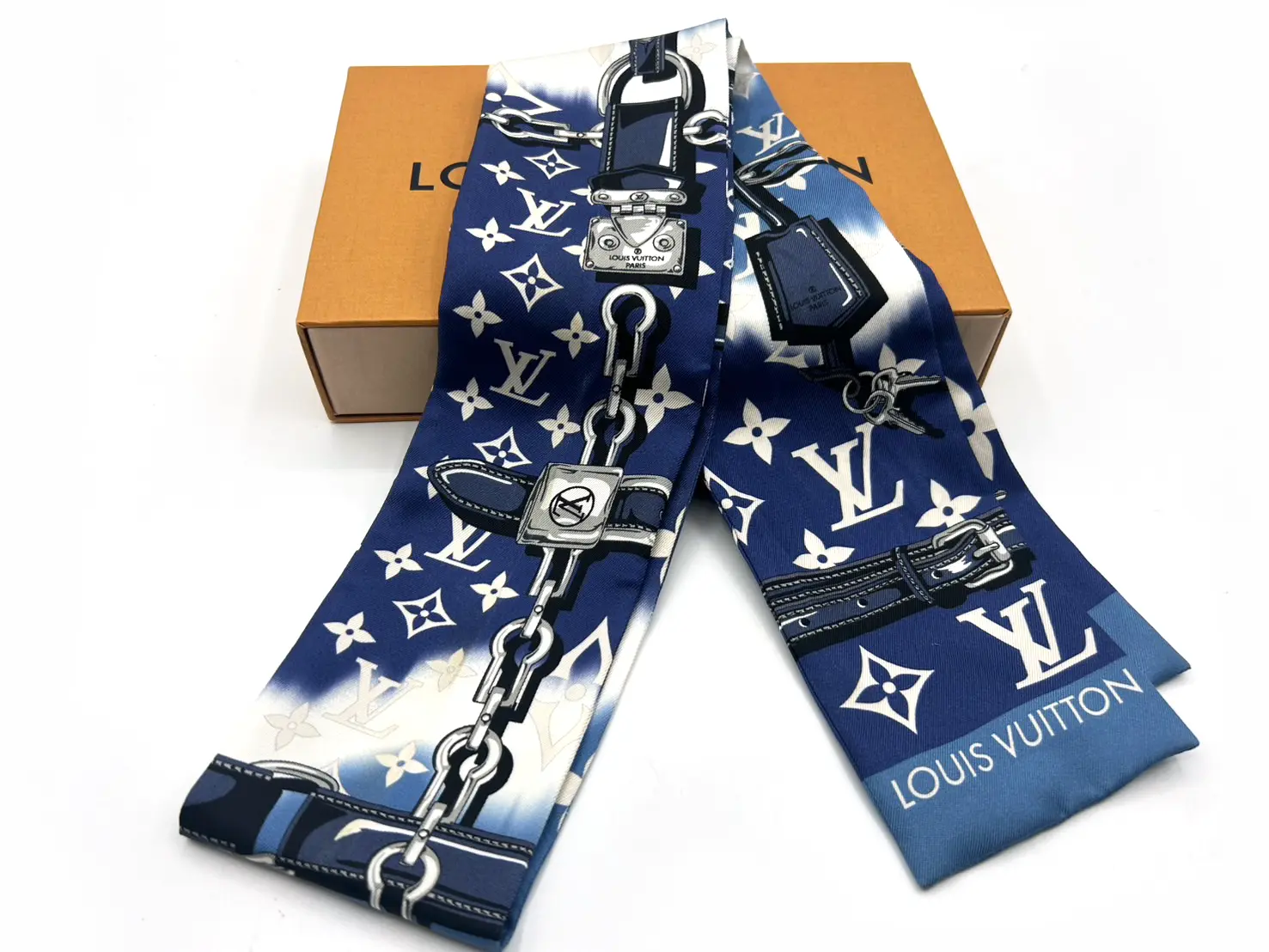 ルイビィトン バンドゥー