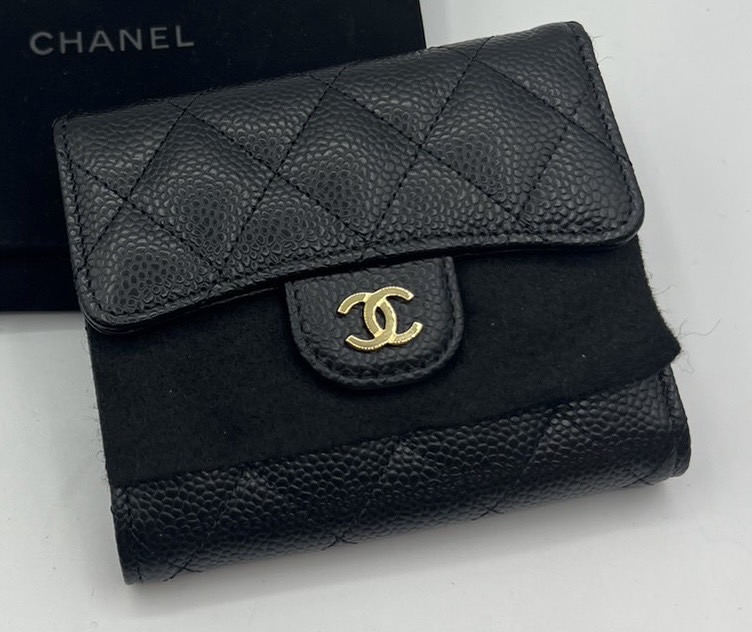 シャネル　クラシックスモールウォレット