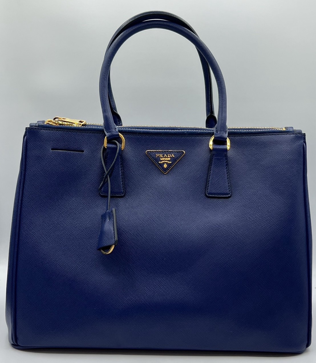 プラダ　ガレリア　サフィアーノレザーバッグ