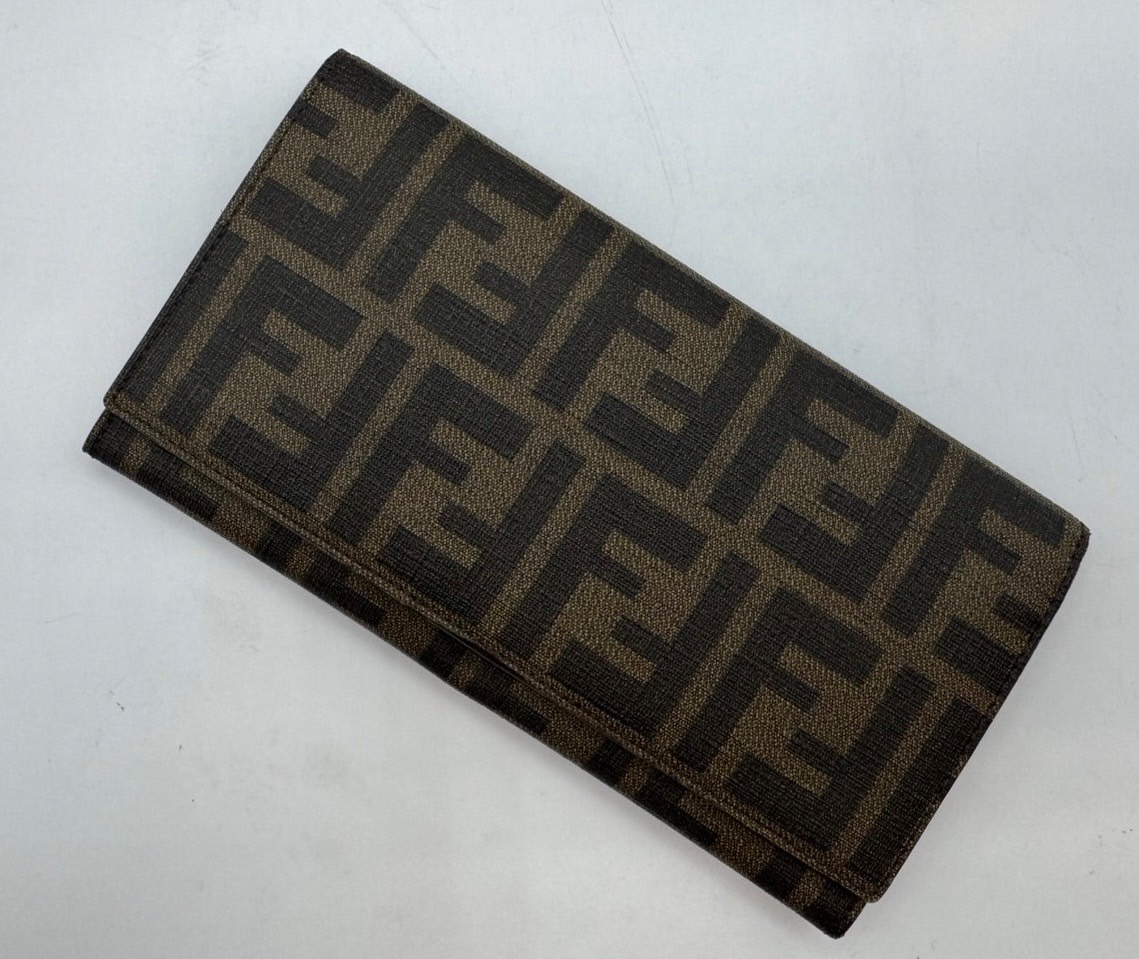 フェンディ　ズッカ柄　長財布